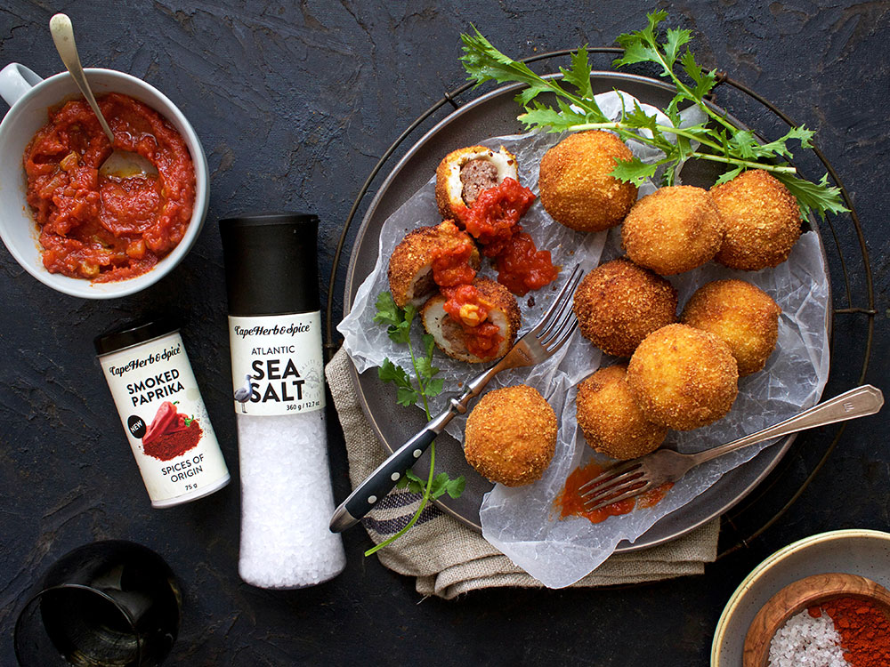 PAP & WORS ARANCINI WITH TOMATO SMOOR